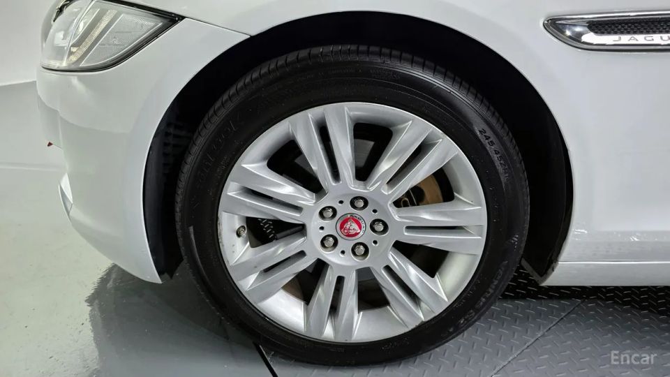 Jaguar xf