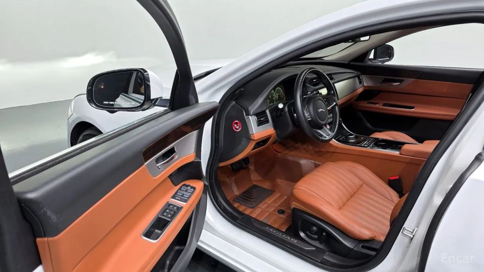 Jaguar xf