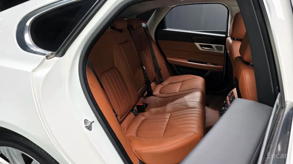 Jaguar xf
