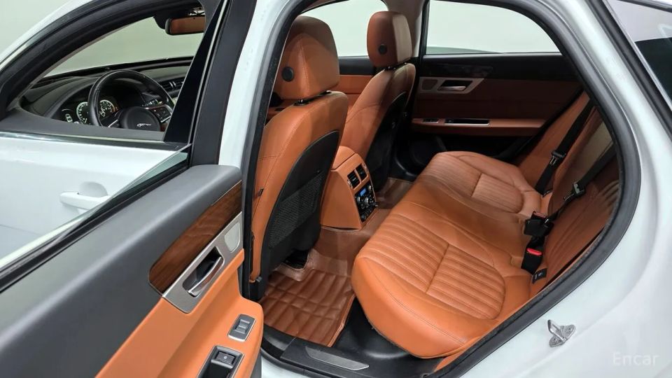 Jaguar xf
