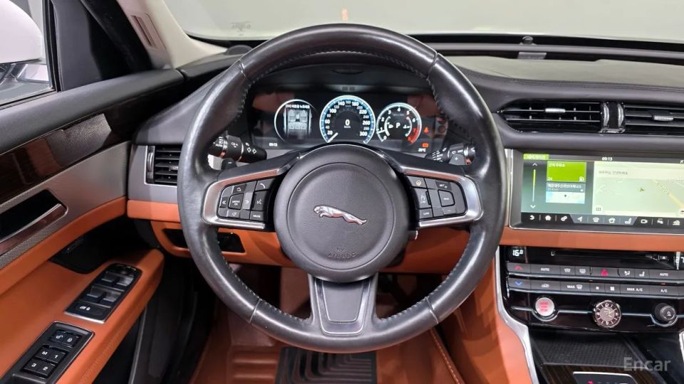 Jaguar xf