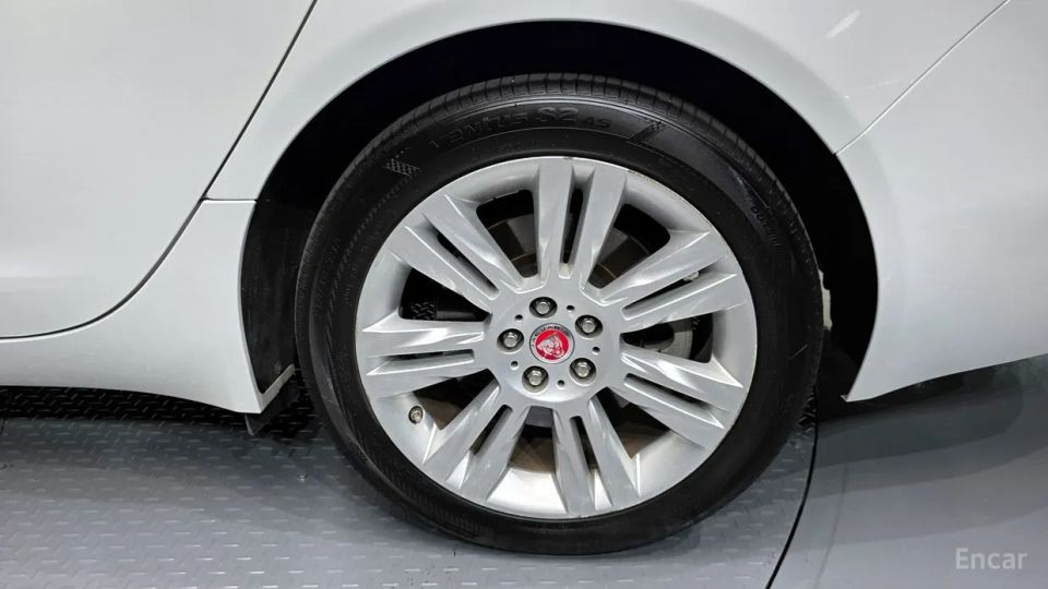 Jaguar xf