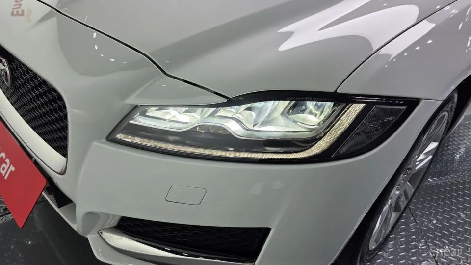 Jaguar xf
