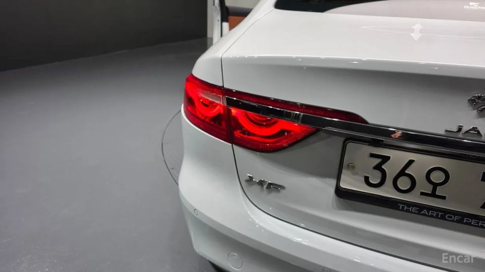 Jaguar xf