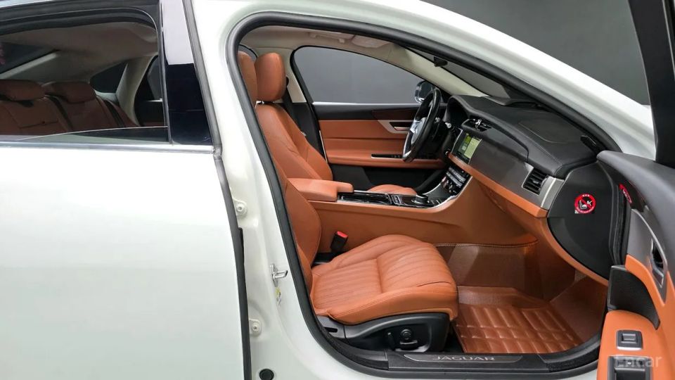 Jaguar xf