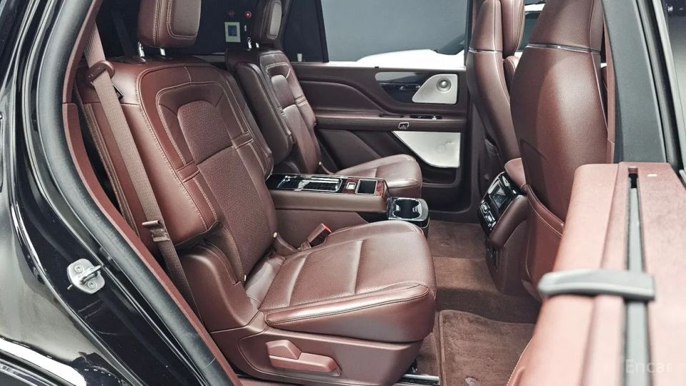 Lincoln Aviator