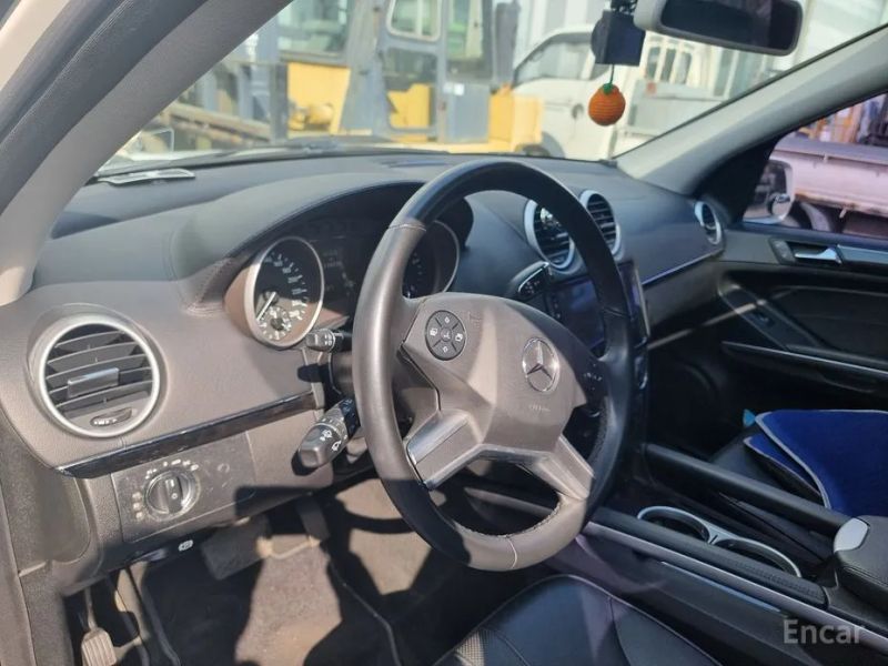 Mercedes-Benz M-class