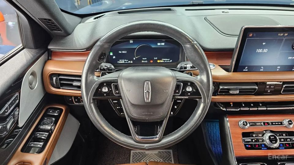Lincoln Aviator