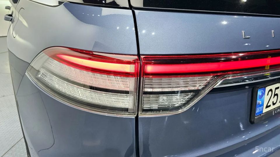 Lincoln Aviator