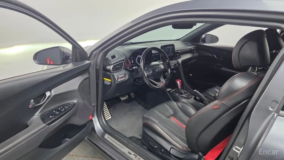 Hyundai Veloster