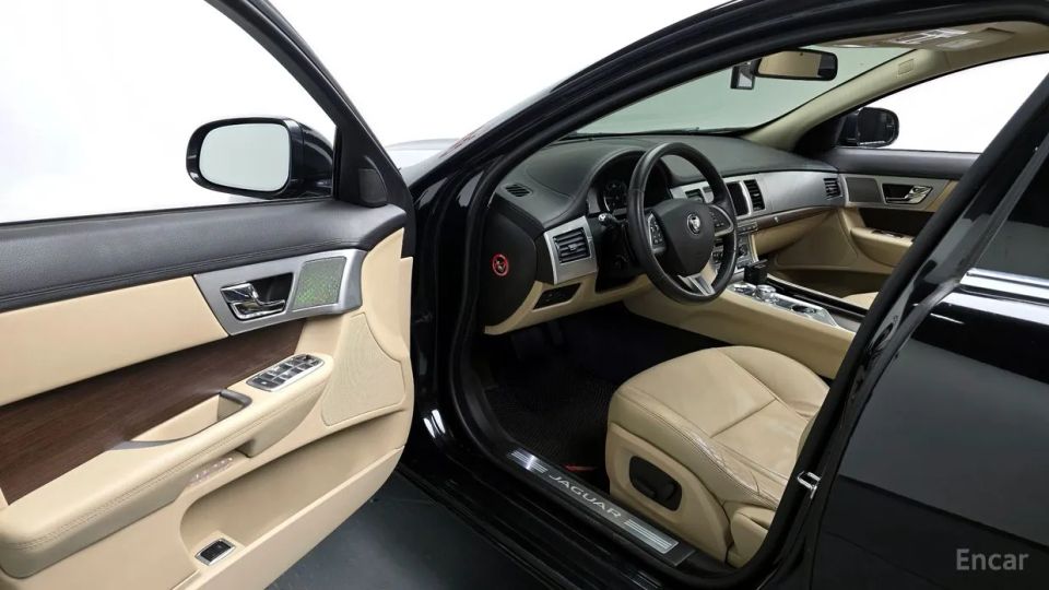 Jaguar xf