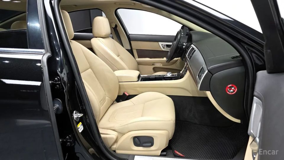 Jaguar xf