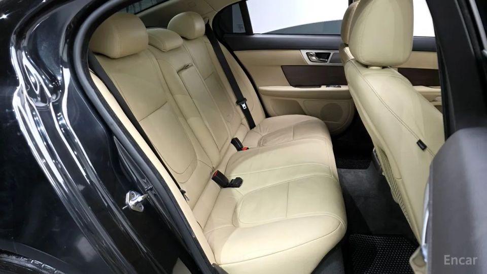 Jaguar xf