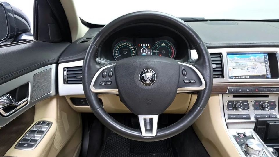 Jaguar xf