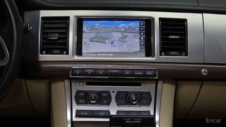 Jaguar xf