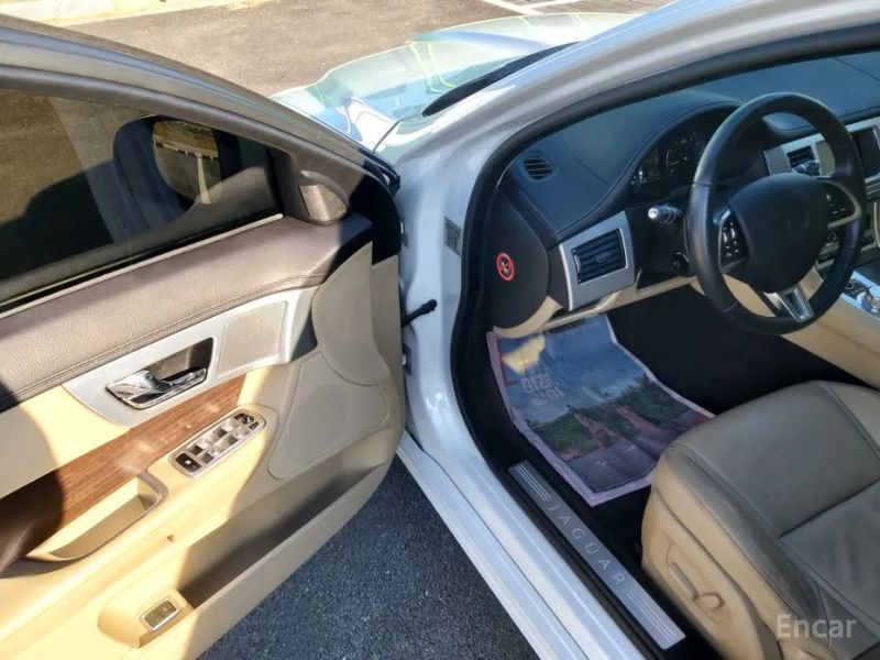 Jaguar xf