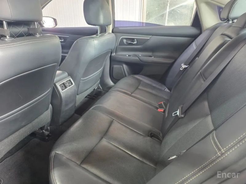 Nissan altima