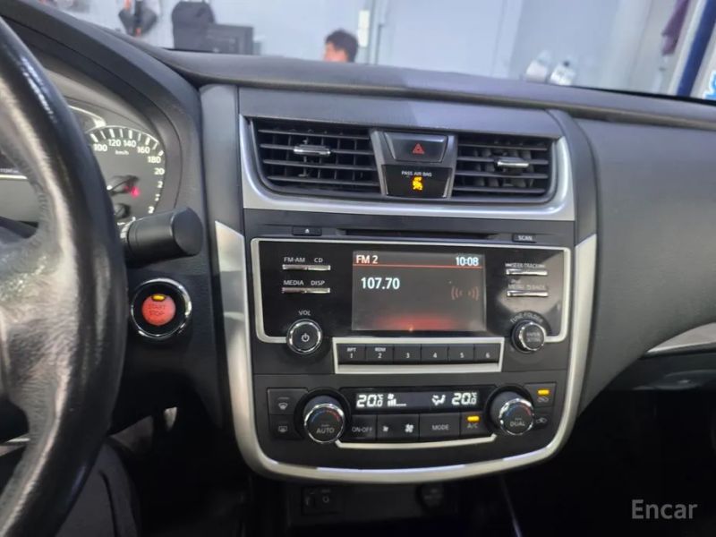 Nissan altima