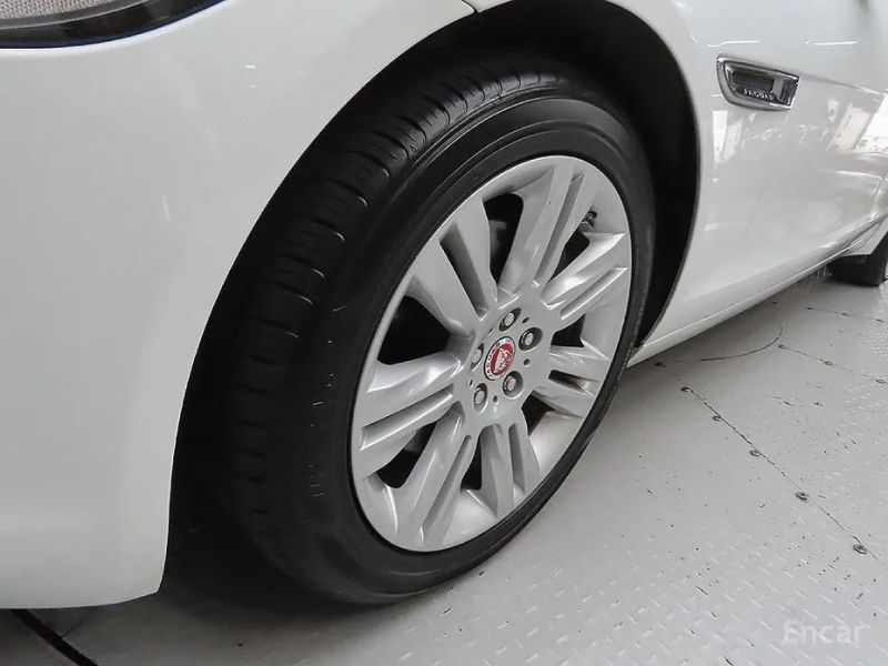 Jaguar xf