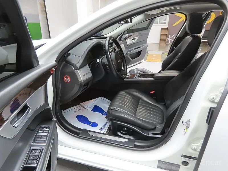 Jaguar xf