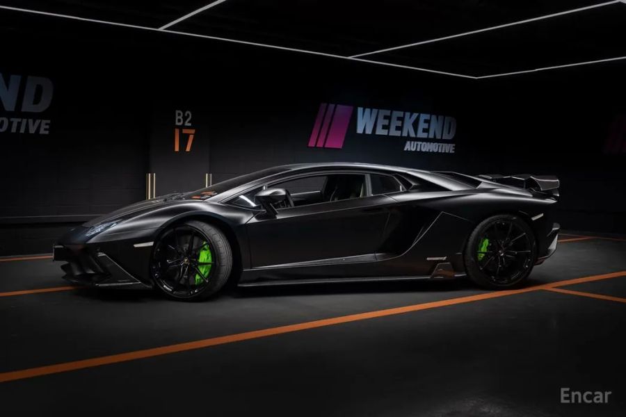 Lamborghini Aventador