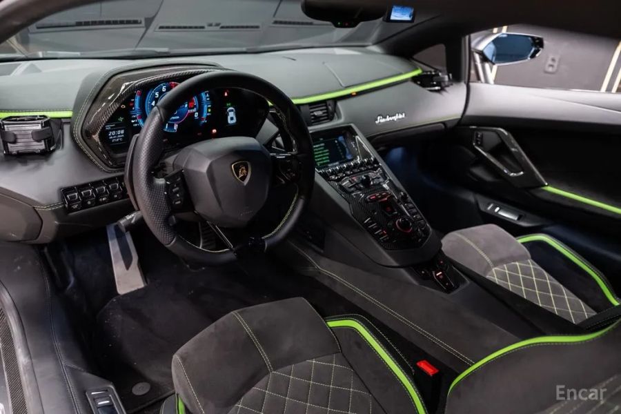 Lamborghini Aventador