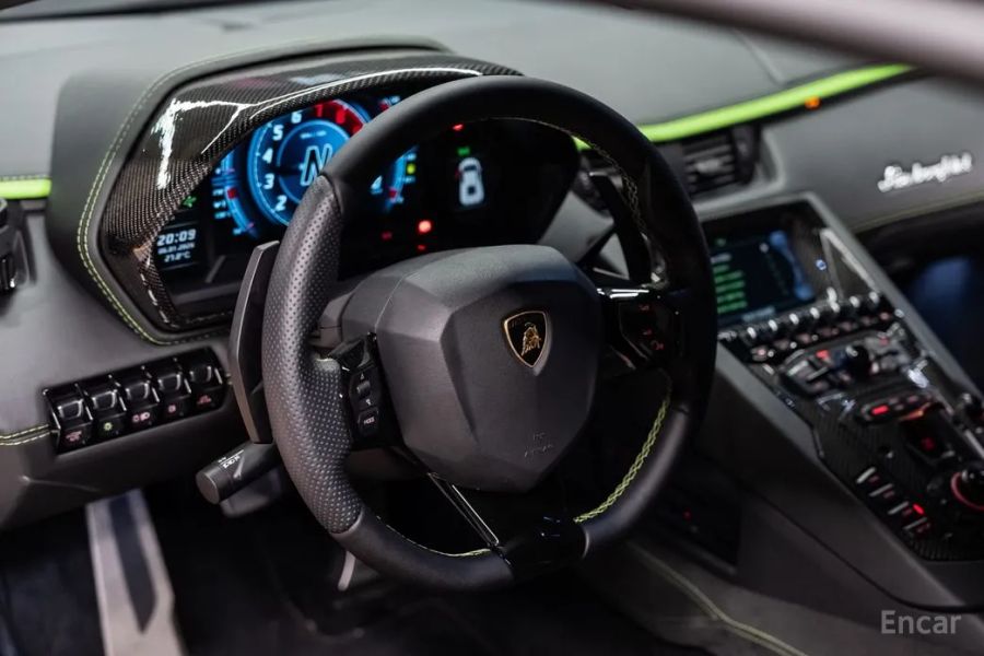 Lamborghini Aventador