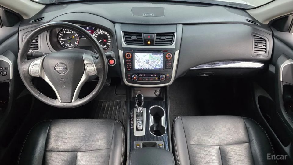 Nissan altima