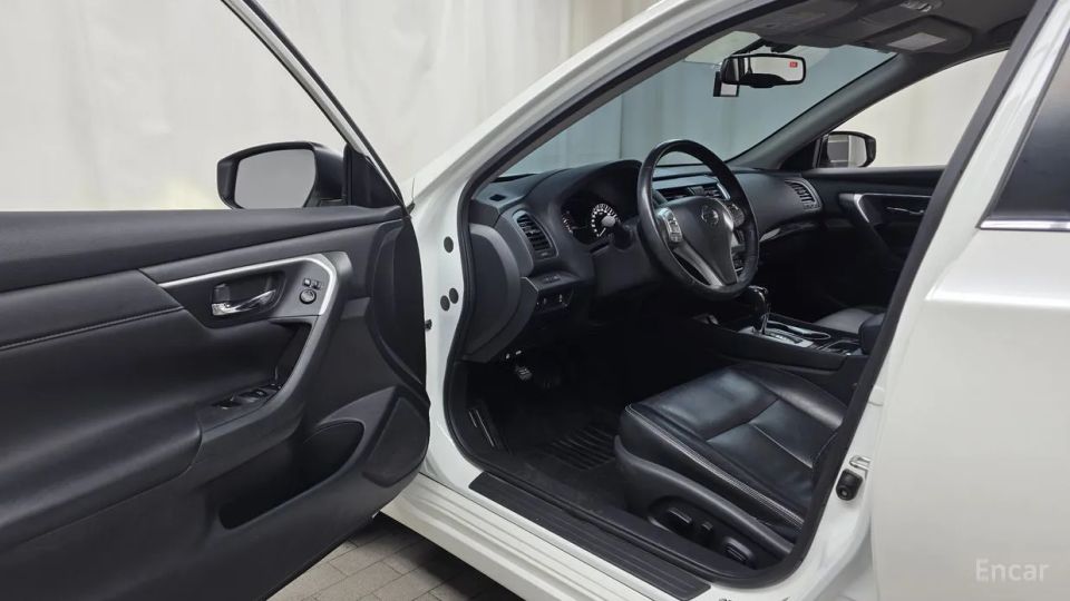 Nissan altima