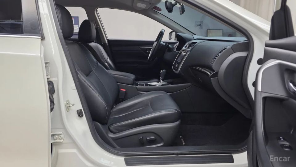 Nissan altima