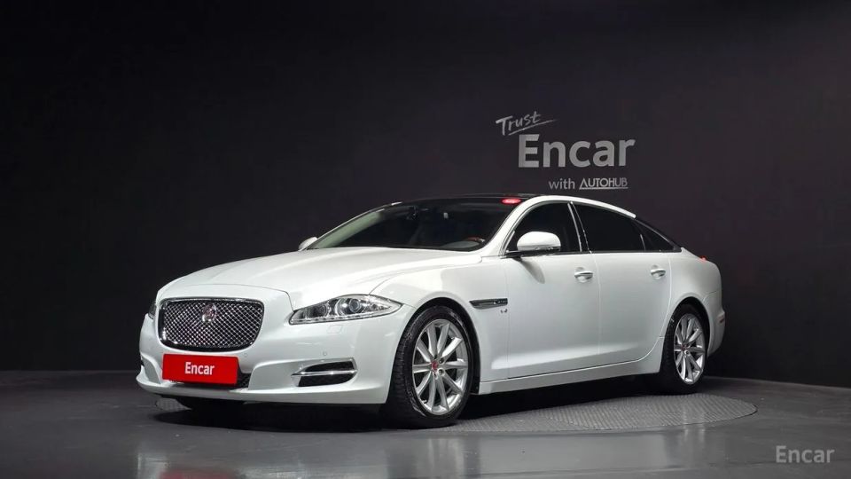 Jaguar XJ