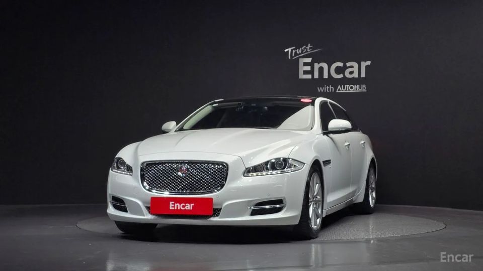 Jaguar XJ