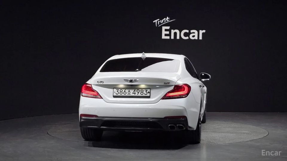 Genesis G70