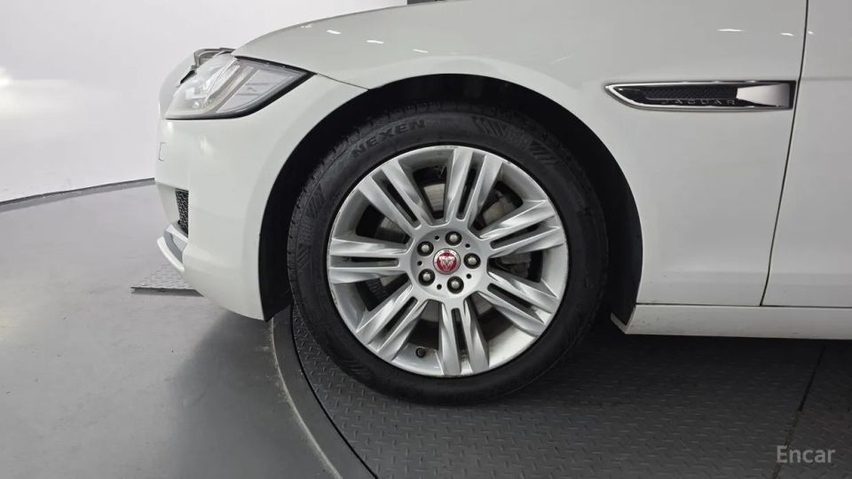 Jaguar xf