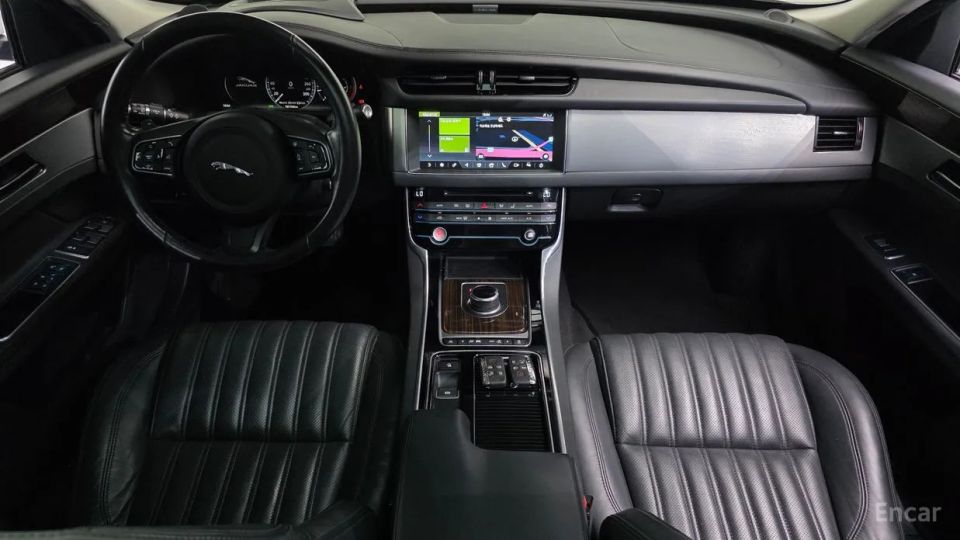 Jaguar xf