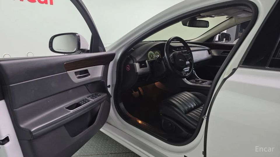 Jaguar xf