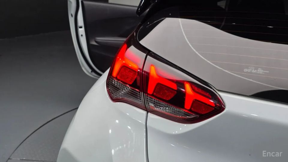 Hyundai Veloster