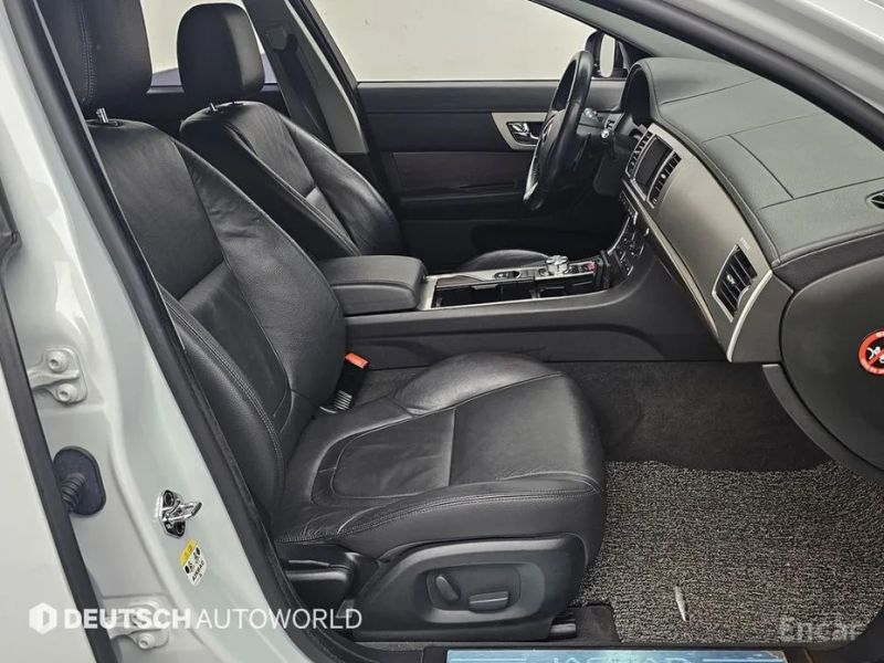 Jaguar xf