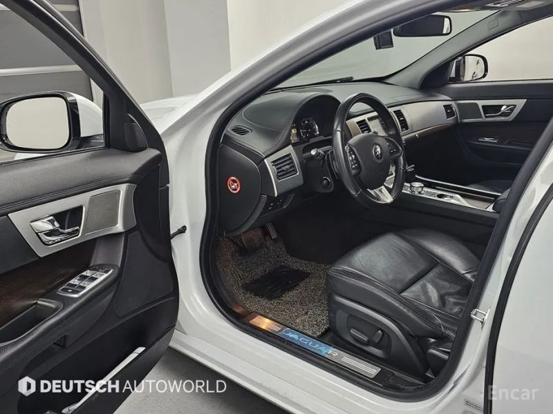 Jaguar xf