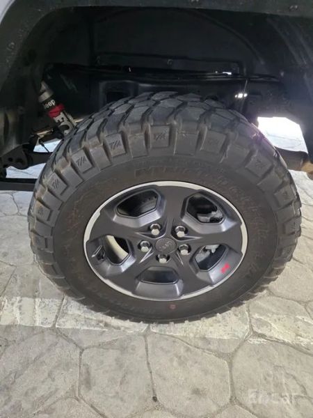 Jeep gladiator