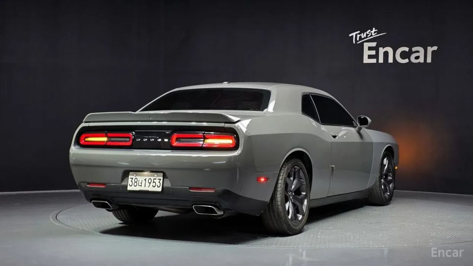 Dodge challenger