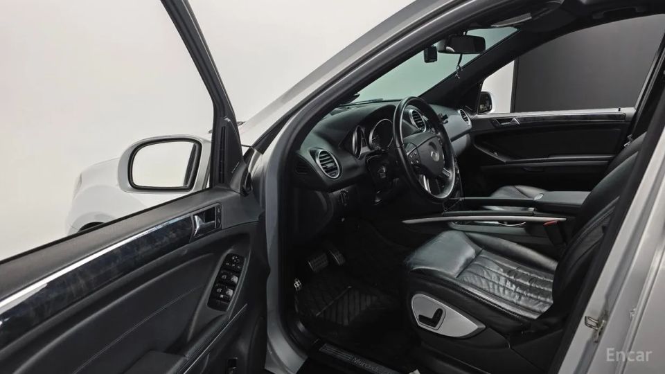 Mercedes-Benz M-class