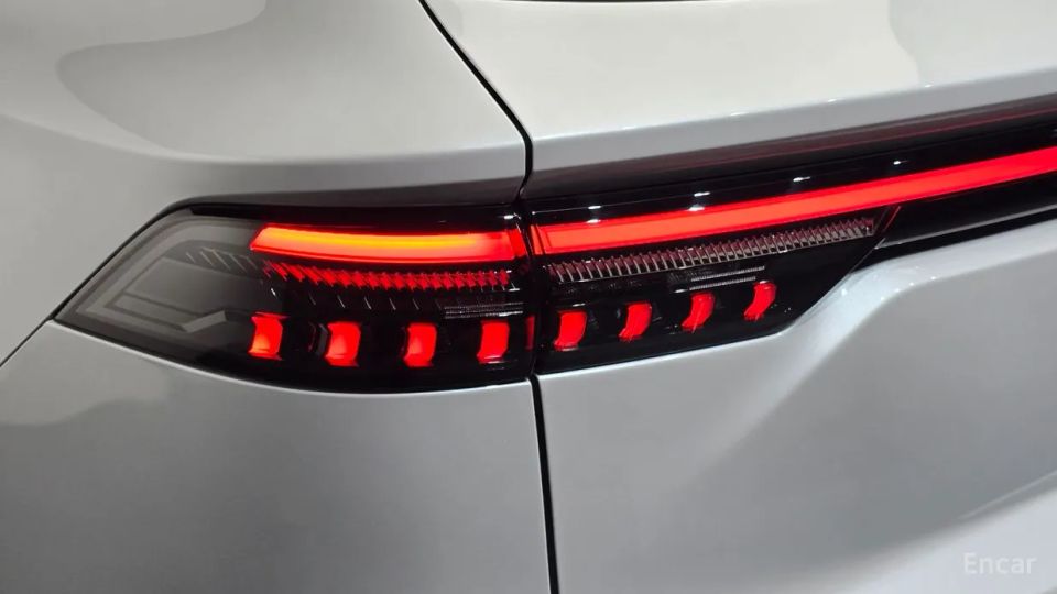 Renault-KoreaSamsung Grand Koleos