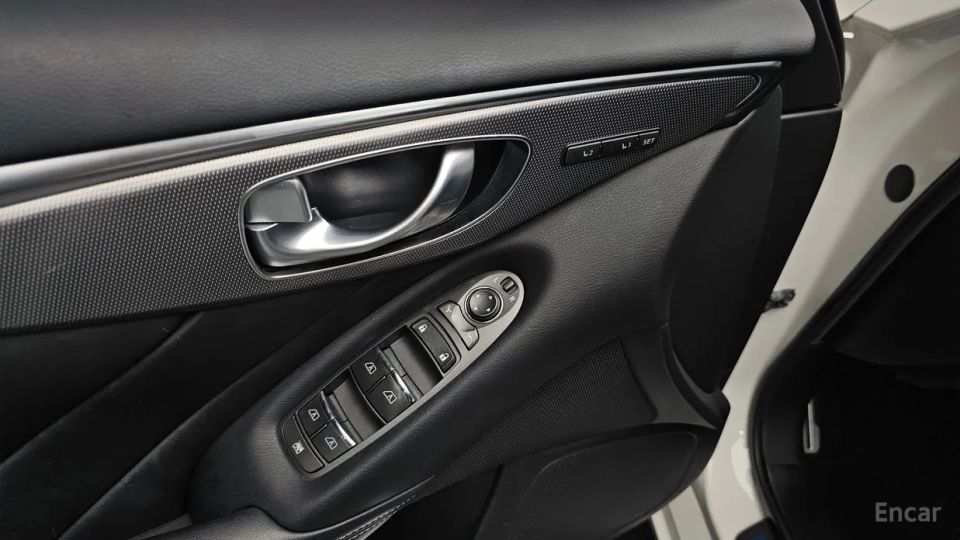 Infiniti Q50