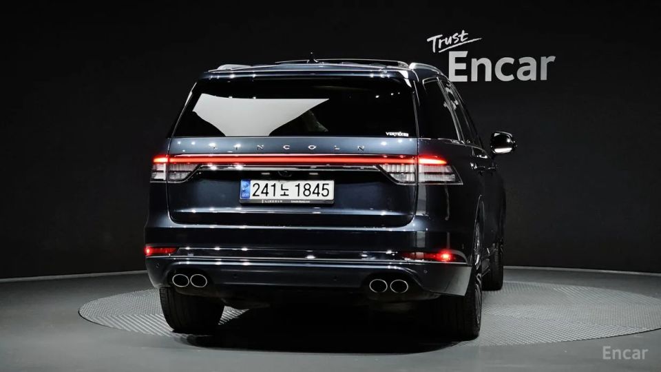 Lincoln Aviator