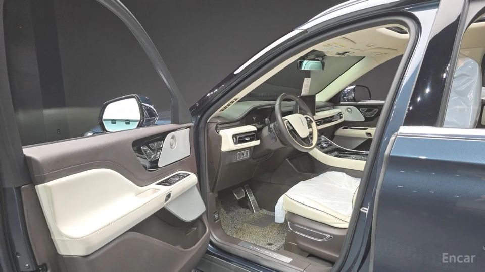 Lincoln Aviator