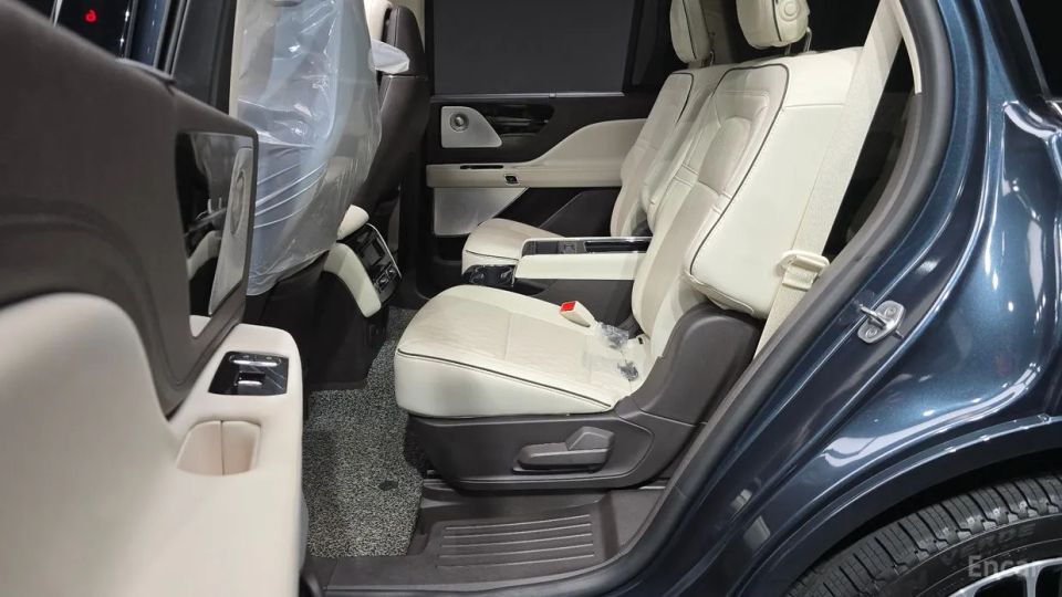 Lincoln Aviator