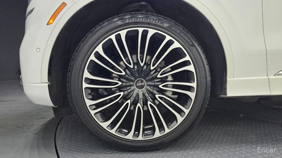 Lincoln Aviator