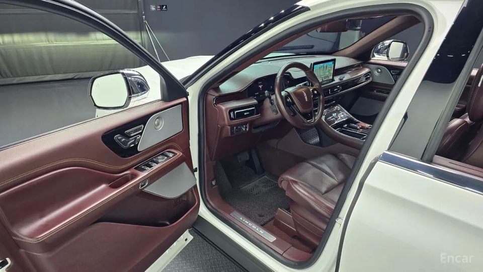 Lincoln Aviator