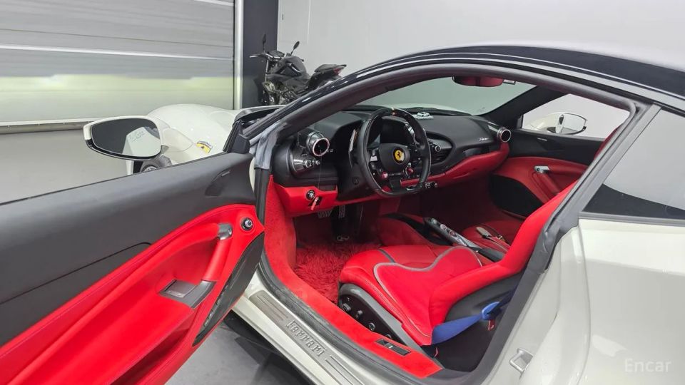 Ferrari F8